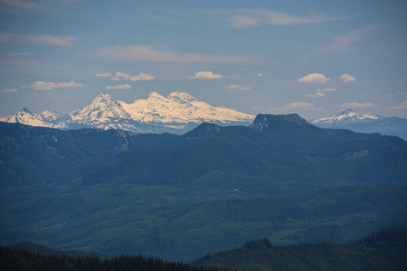 Clear views to the Three Sisters