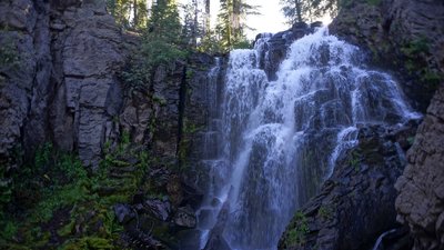 Looking up from the base of Kings Creek Falls.
