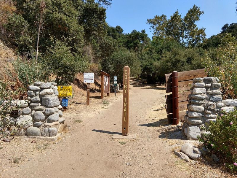 Colby trailhead, note mountain lion warning.