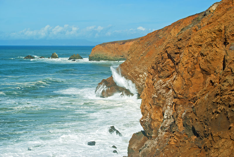 When the tide and surf are right, there is a blowhole just north of Rockaway Beach.