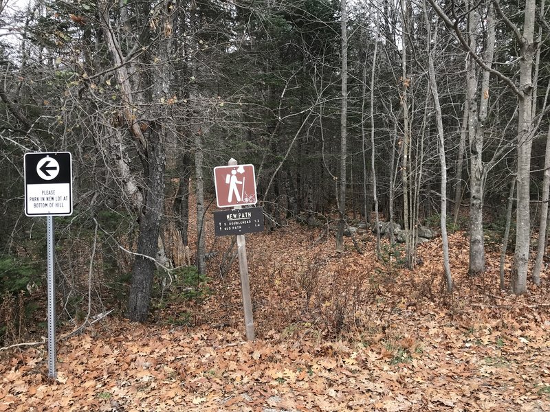 New Path trail entrance off of Dundee Road (parking is ~500m NNW on Dundee Road).