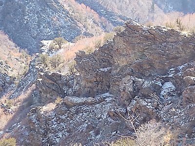 The Shepard Creek Trail is very hard to follow, but one of the more interesting parts of the hike is that the trail skirts the under-part of these overhanging cliffs.