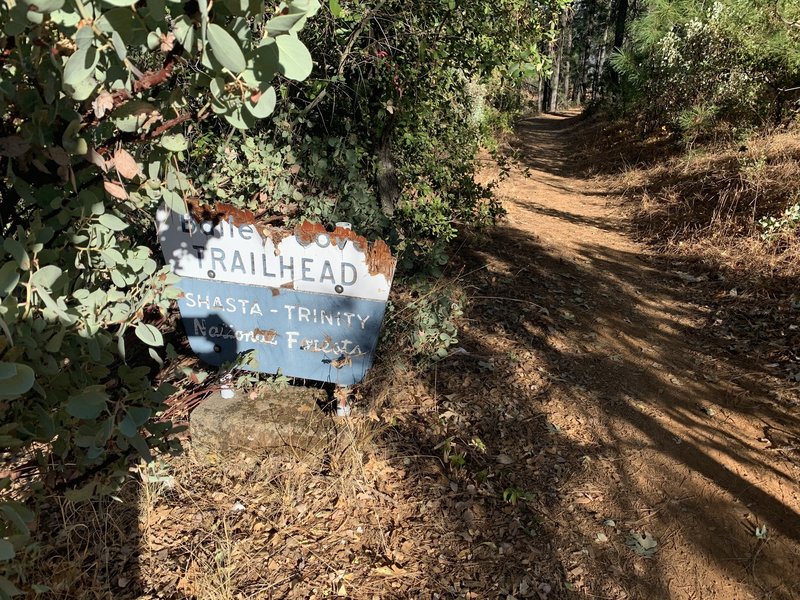 North trailhead sign.