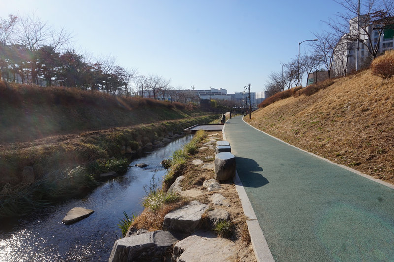 Seoul Trail at Jangjicheon Stream