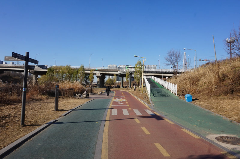 Seoul Trail at Tancheon Stream