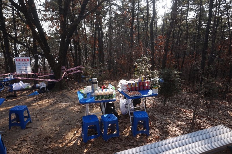 Refreshments for sale near Fort 1, Yongma Urban Park