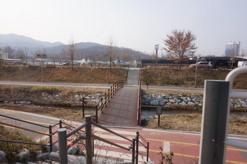 Seoul Trail goes over Yeouicheon Stream