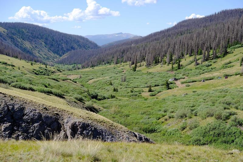 Looking south, upper P lot on right side of pic. Official trailhead of #882 starts here