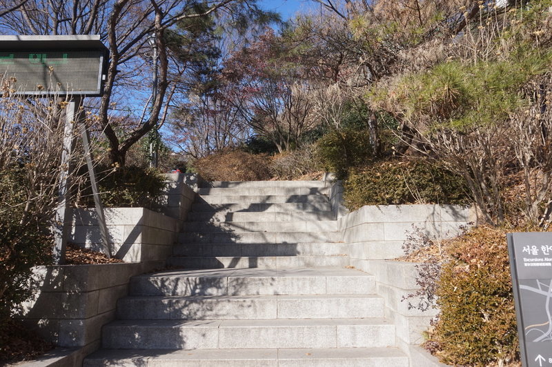 Seoul City Wall Trail towards Changuimun gate