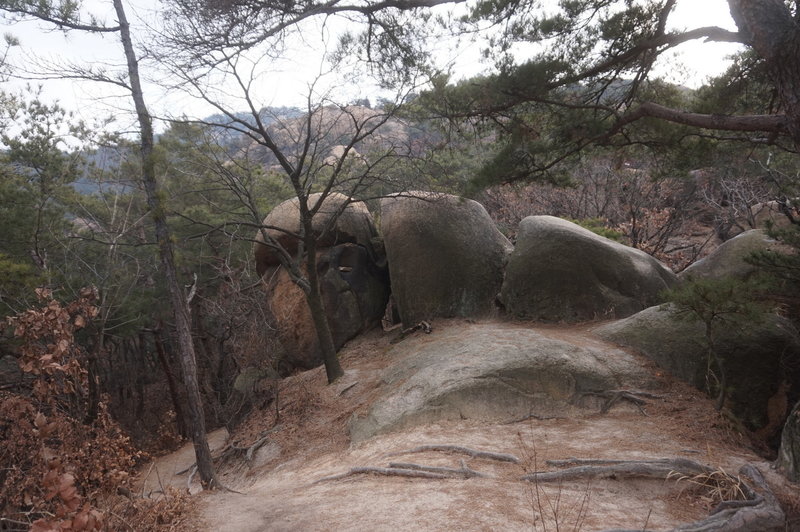 Bukhansan Traverse towards Jokduribong Peak