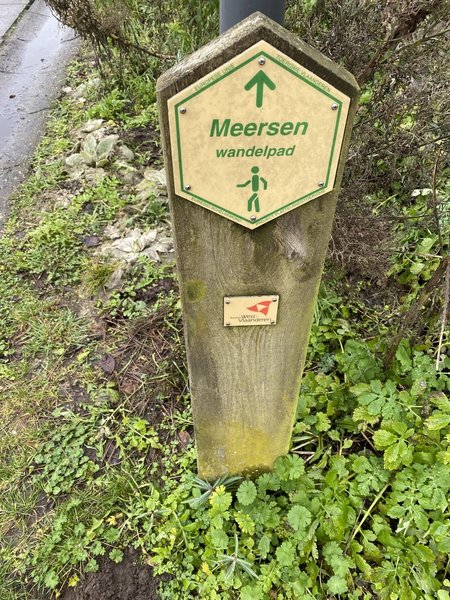 Marking the route "Meersen wandelpad"
