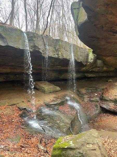 The recess cave under the Natural Rockbridge.