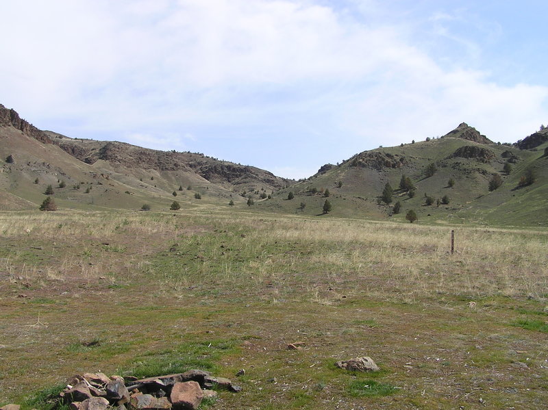 Northern trailhead of Spring Basin Trail