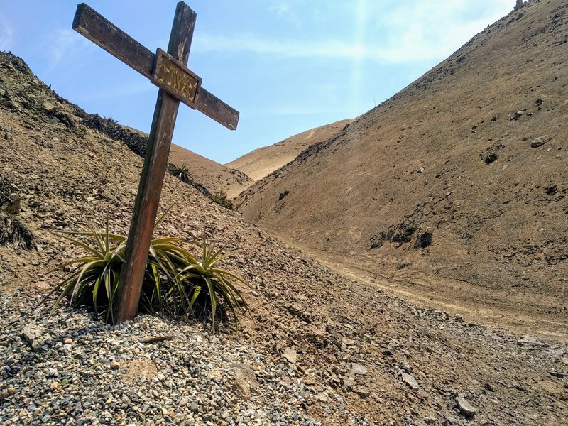 One of many crosses found along the way.