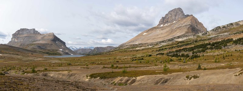 Skoki highlands above Lake Louise.