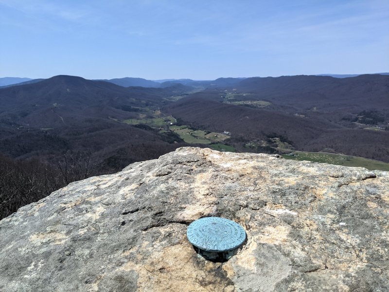 Looking at the Catawba Valley from Tinker Cliffs.