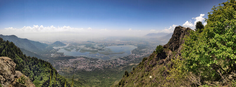 A panoramic view of the Dal Lake and the Srinagar city can be seen if you trek a little up towards the pass in the ridge. In distance, the Shankarcharya hill on the left and Hari Parbat around the center can also be seen.