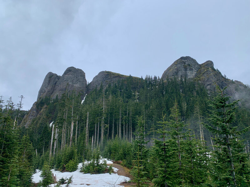 Rocky outcrops near the top of Osborne Mountain