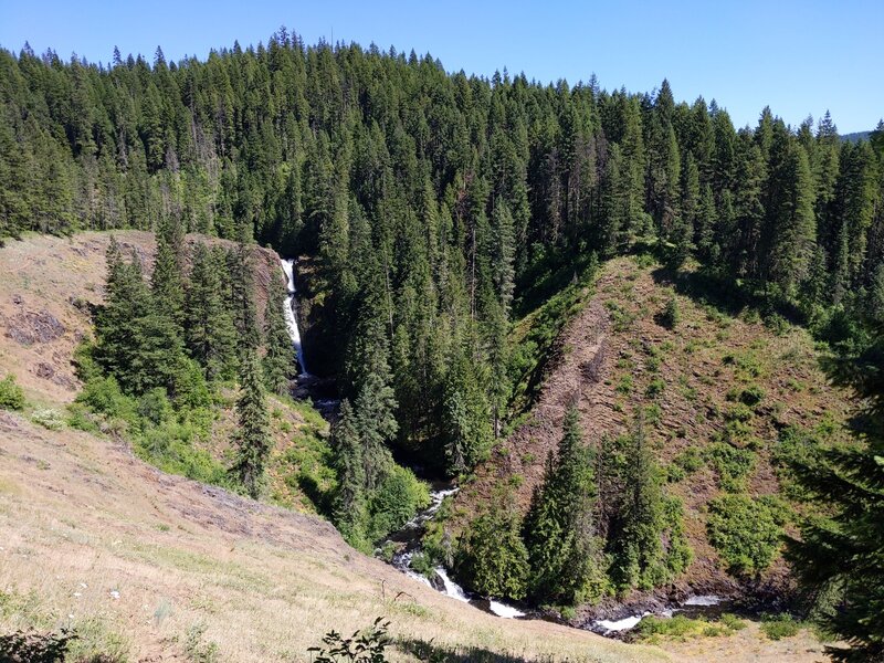 Elk Creek middle falls.