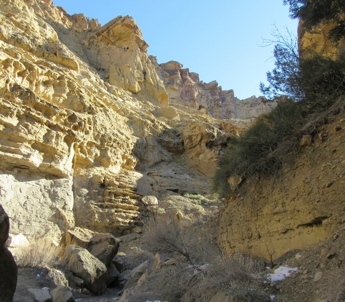 Cool patterns in the rocks on the cliff walls.