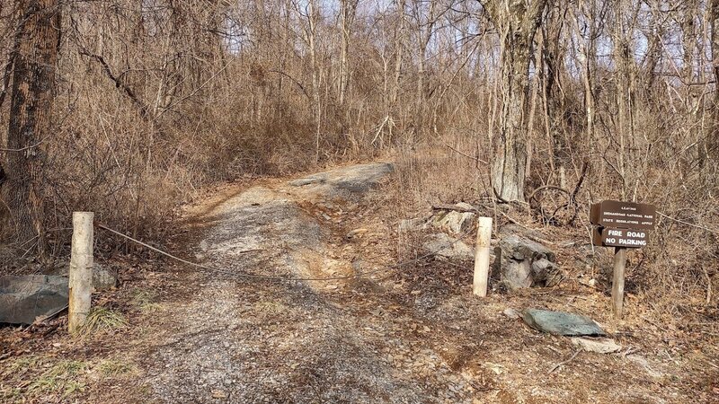 Trail-head off of Skyline Drive.  Parking for 2-3 cars.