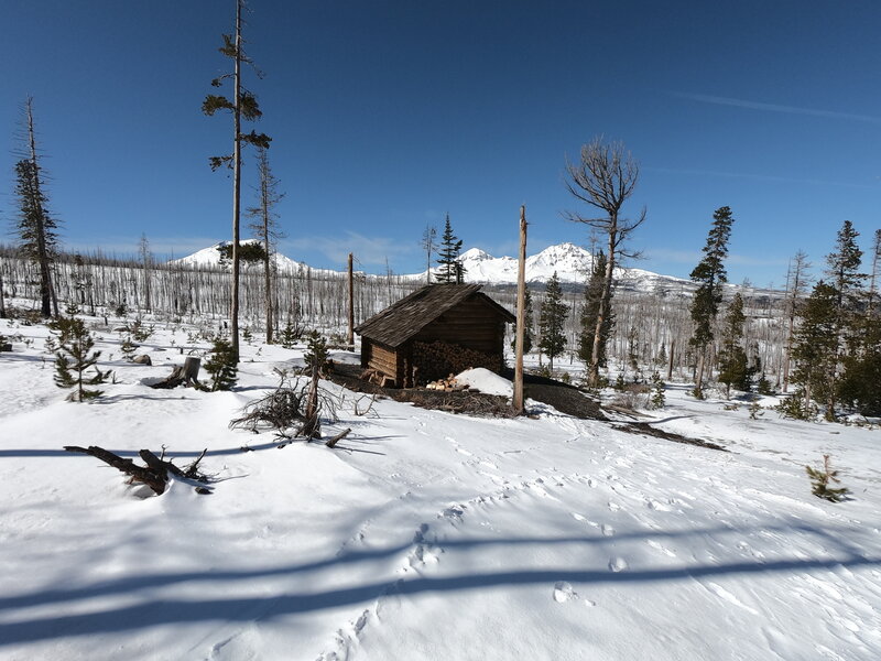 Jeff View shelter with 3 Sisters in background. (3-16-2022).