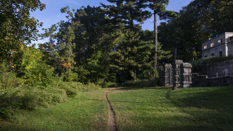 Trail next to Untermyer Park and Gardens