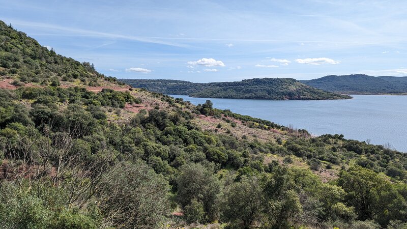 Lac du Salagou (mid-way view)