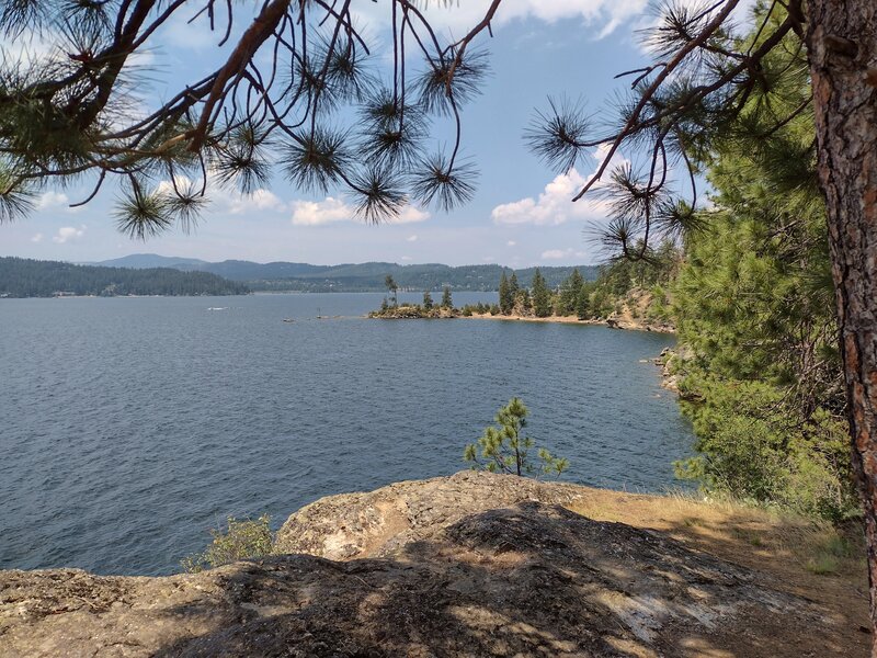 Looking out over Lake Coeur d'Alene from the cliifs on the south side of Tubbs Hill.