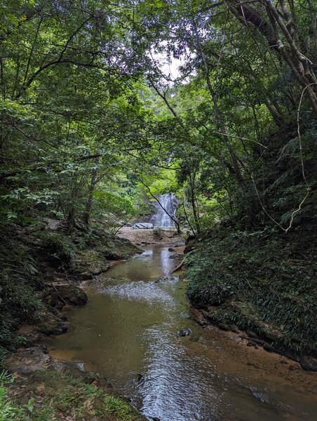 Approach to Hira Falls.