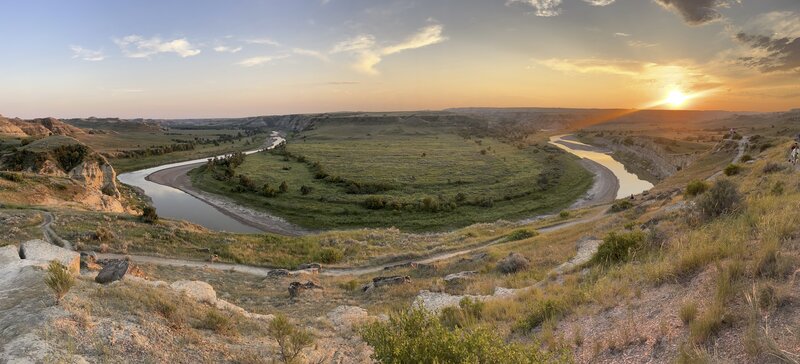 View of the Little Missouri River from the Wind Canyon Trail.