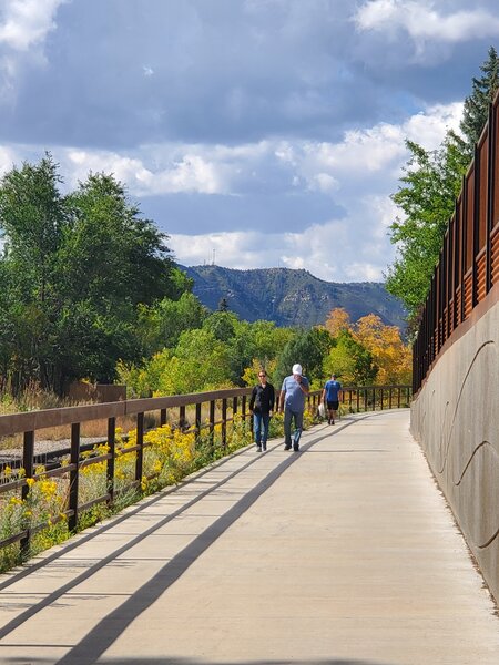 Looking south along the multi-use Animas River Trail.