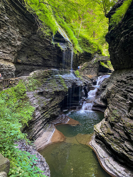 Rainbow Falls along the Gorge Trail.