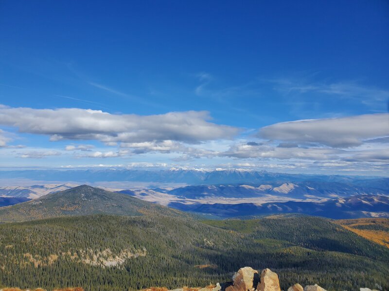 View facing north-east from Ch-Paa-qn Peak. 10/26/24, the last snow-free day for Ch-Paa-qn of the year.