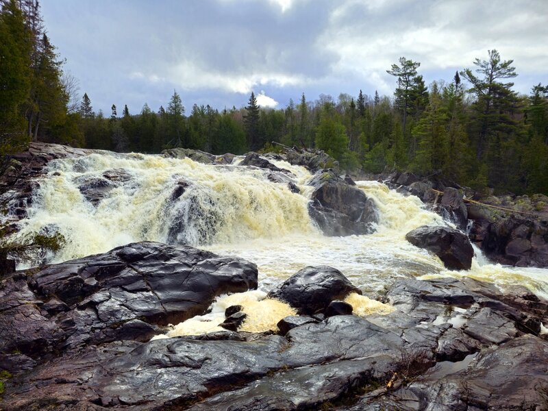 Close-up of the second waterfall on the Pinguisibi.
