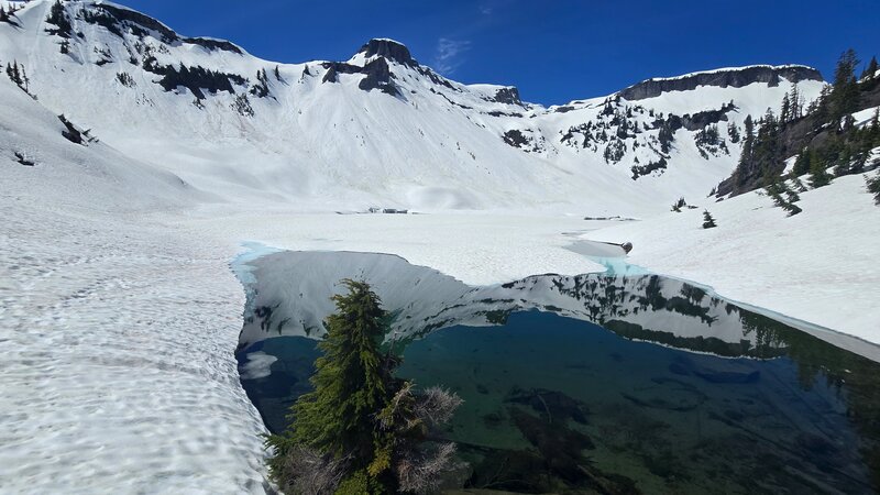 Looking at Upper Bagley Lake from the foot bridge