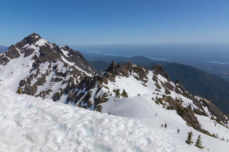 The ascent via the winter route.