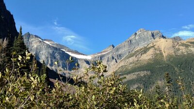 A good view of Old Sun Glacier (center left), when zooming in.